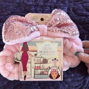 Nicole Miller plush spa headband, brand new.
